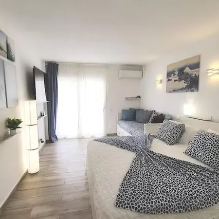 Holidays In Playa De Americas Apartamento