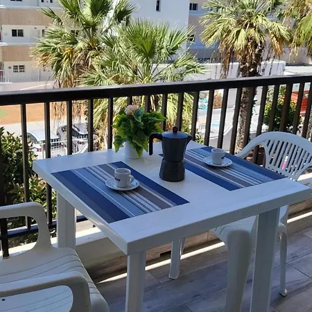 Apartamento Holidays In Playa De Americas